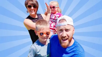 thumbnail - S1:E4 Superhero Mix-Up With KidCity!