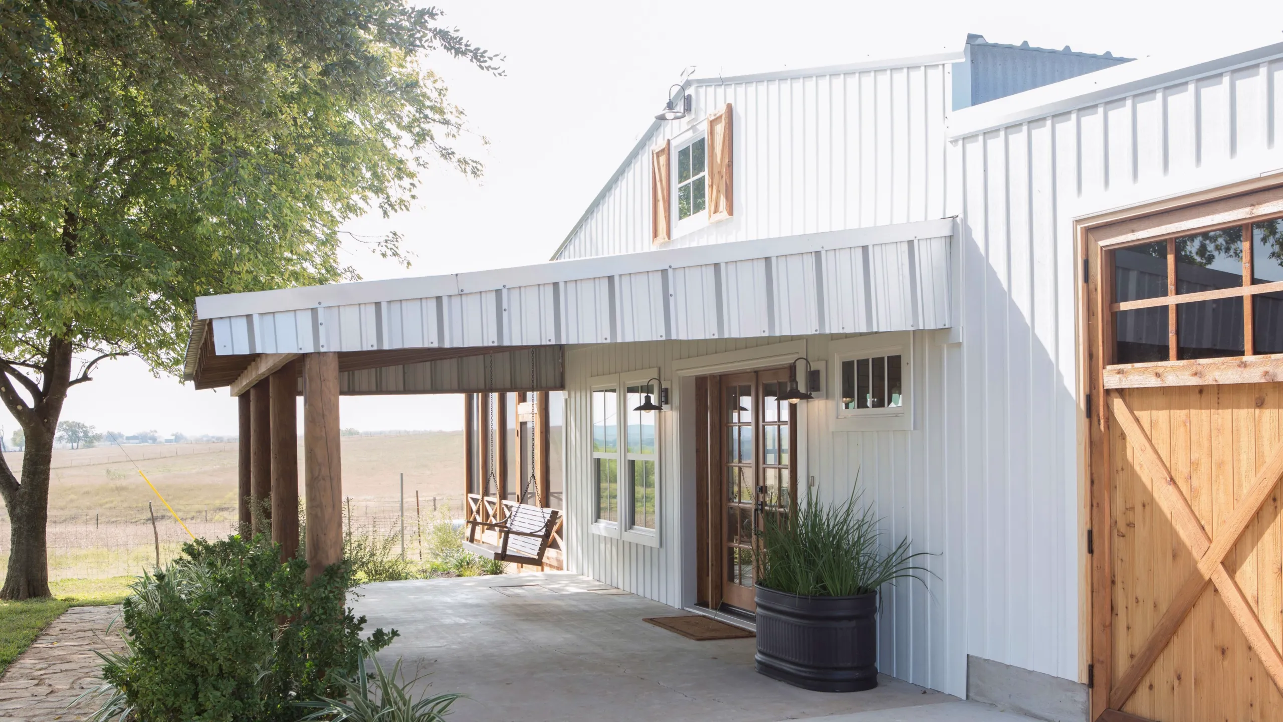 thumbnail - S5:E14 All-American Farmhouse
