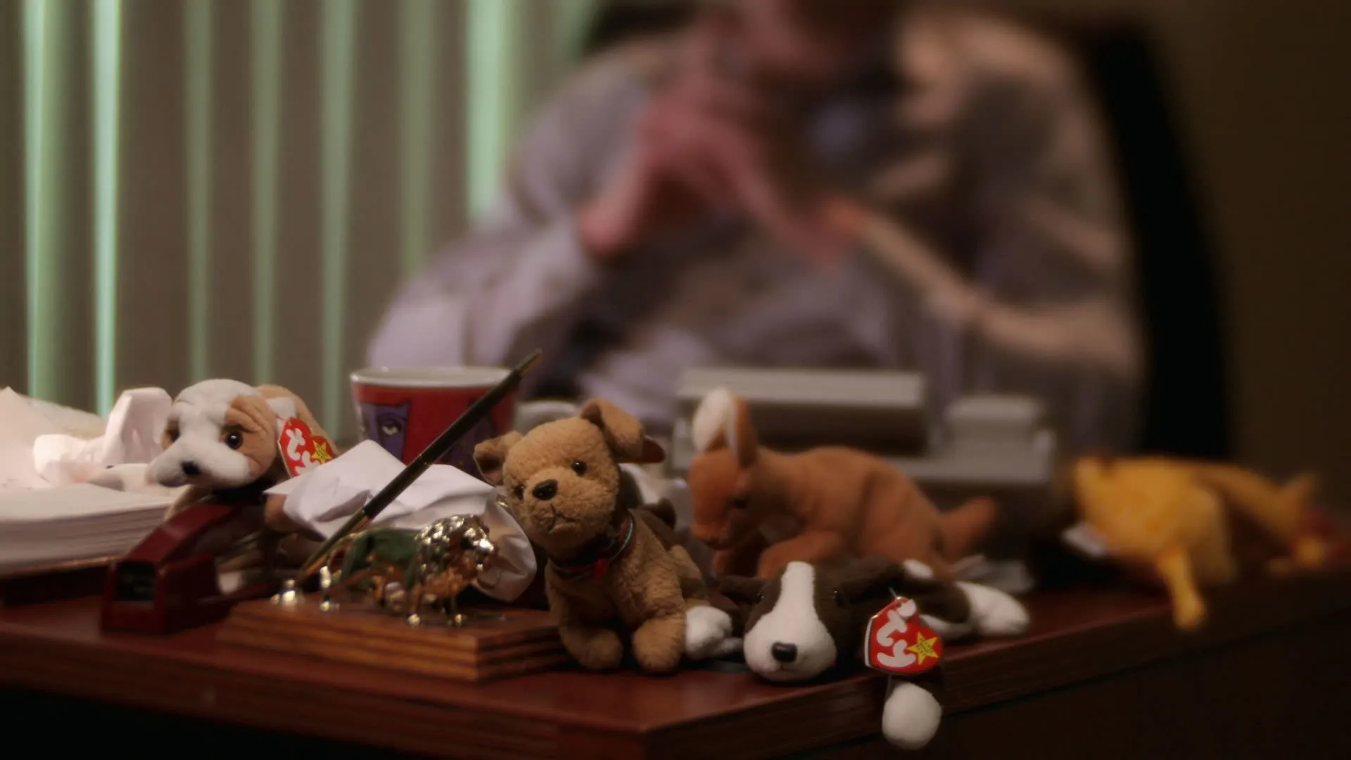 thumbnail - S1:E4 Beanie Babies Go Bust