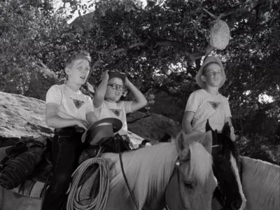 thumbnail - S1:E19 Runaway!