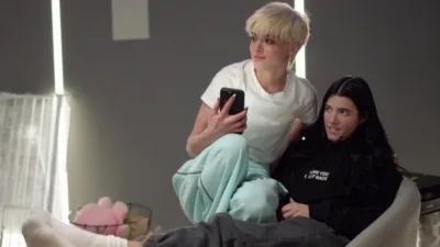 thumbnail - S3:E4 Pretend Like Everything's OK