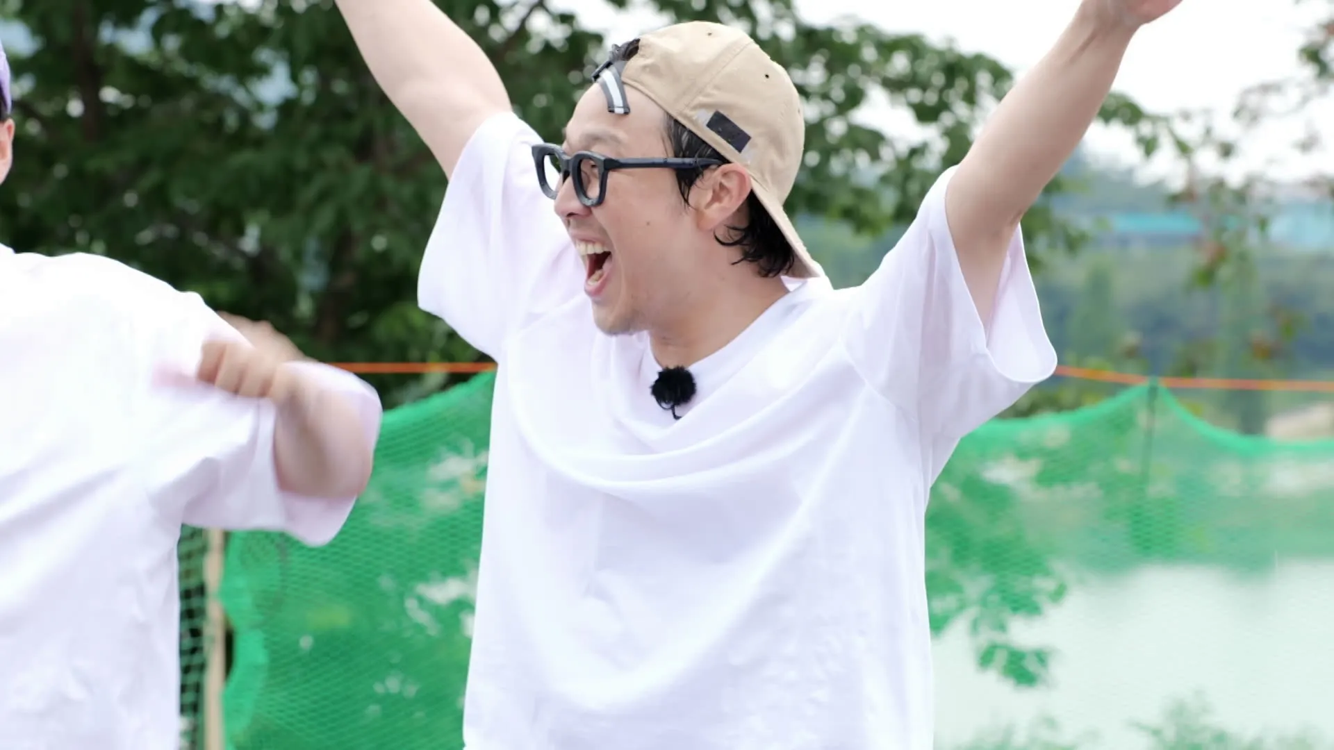 thumbnail - S1:E5 Finally Matched! Running Man vs. Variety Stars (Part 2)