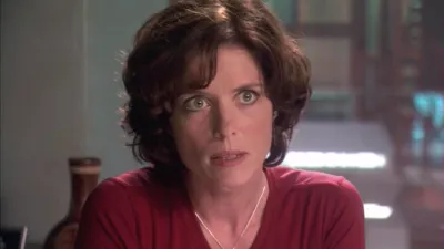 thumbnail - S1:E18 The Gift