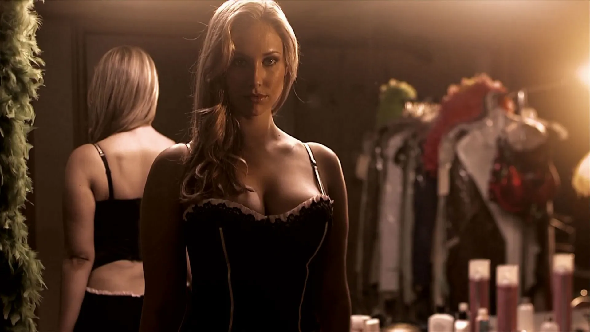 thumbnail - S1:E6 The Showgirl and the Salesman