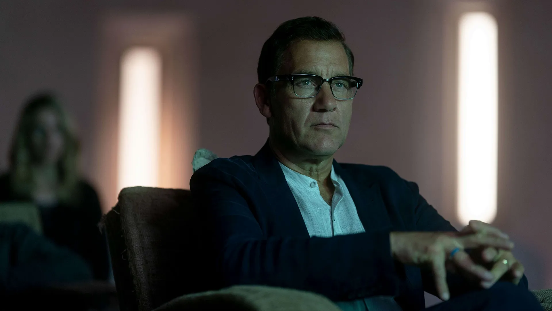 thumbnail - S1:E2 Chapter 2: The Silver Doe