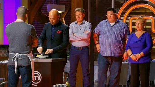 thumbnail - S4:E9 Top 15 Compete