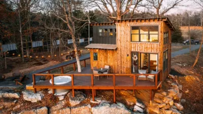 thumbnail - S5:E10 Tiny Treehouse Overlooks