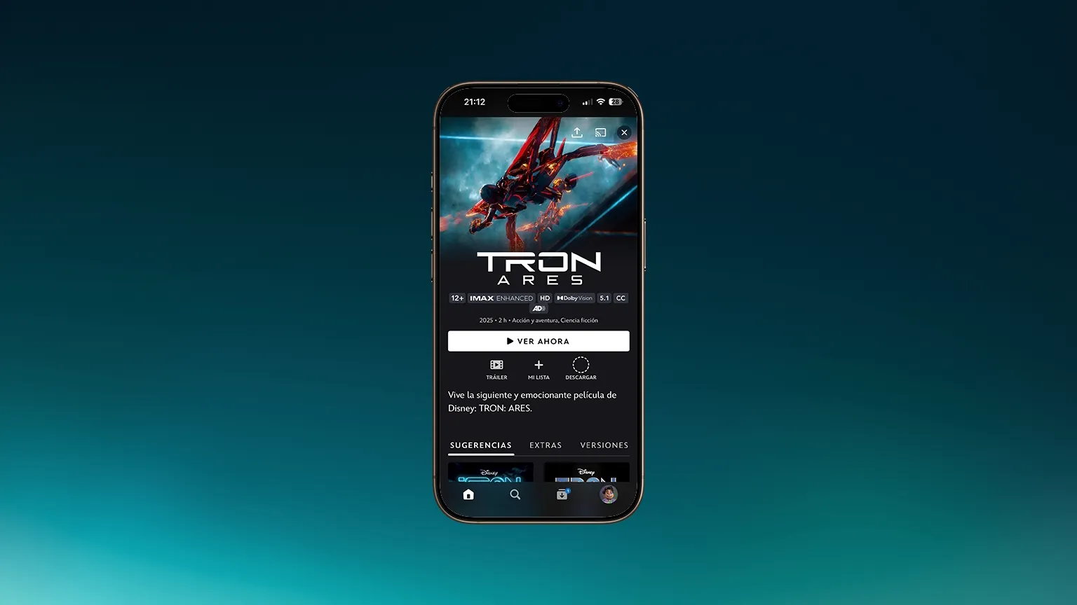 Captura de pantalla de la página de la película Tron: Ares en la aplicación de Disney+ con el ícono de la pestaña Descargas destacado.