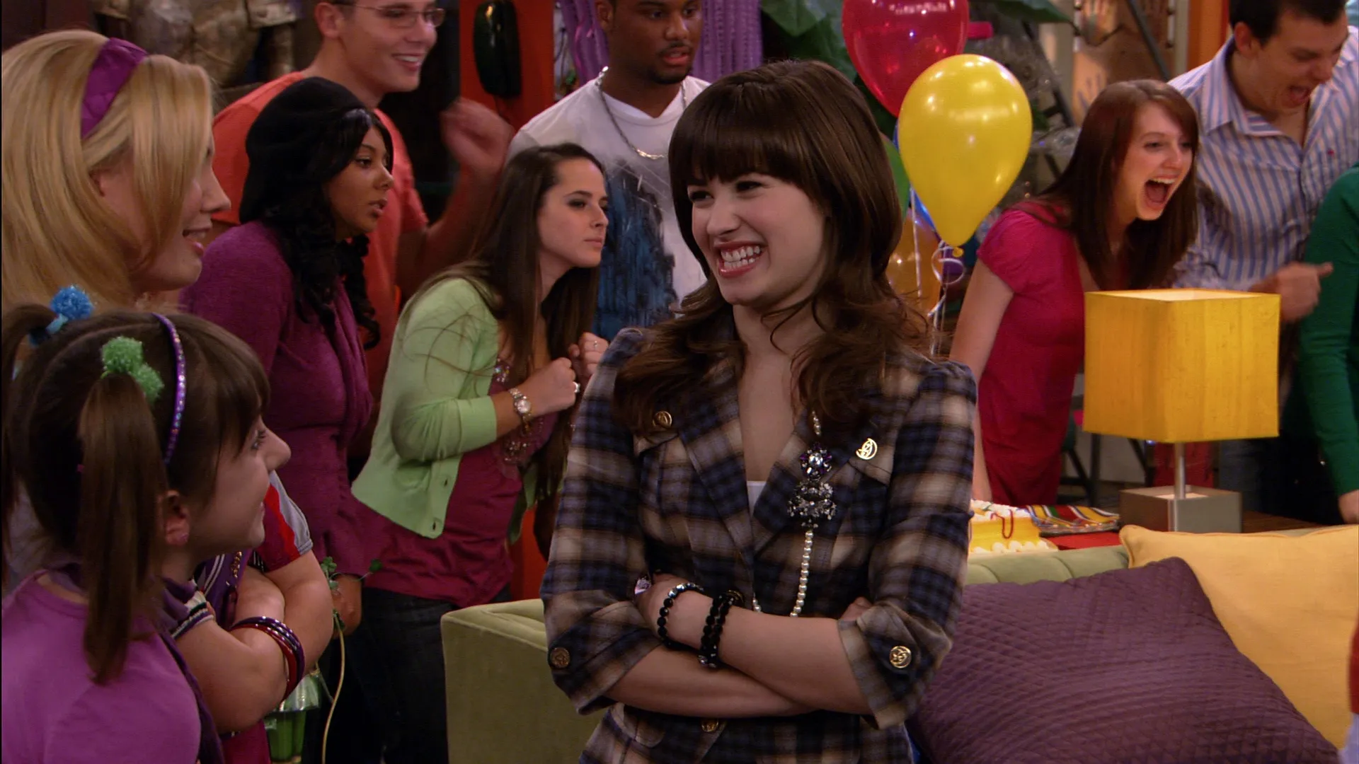 thumbnail - S1:E19 Sonny in the Middle