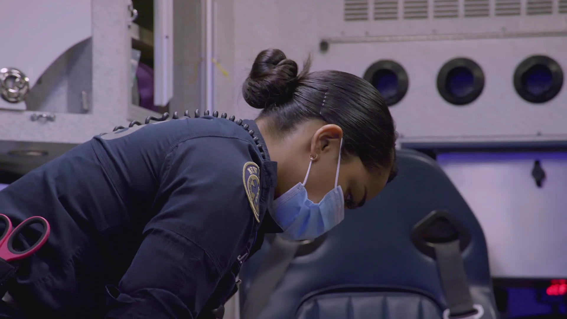 thumbnail - S7:E1 Guardians of the Night