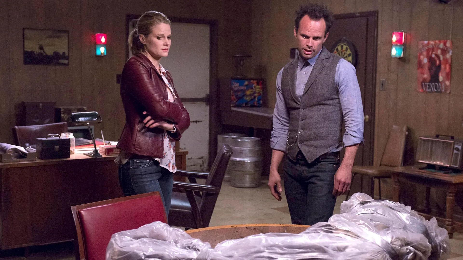 thumbnail - S4:E13 Ghosts