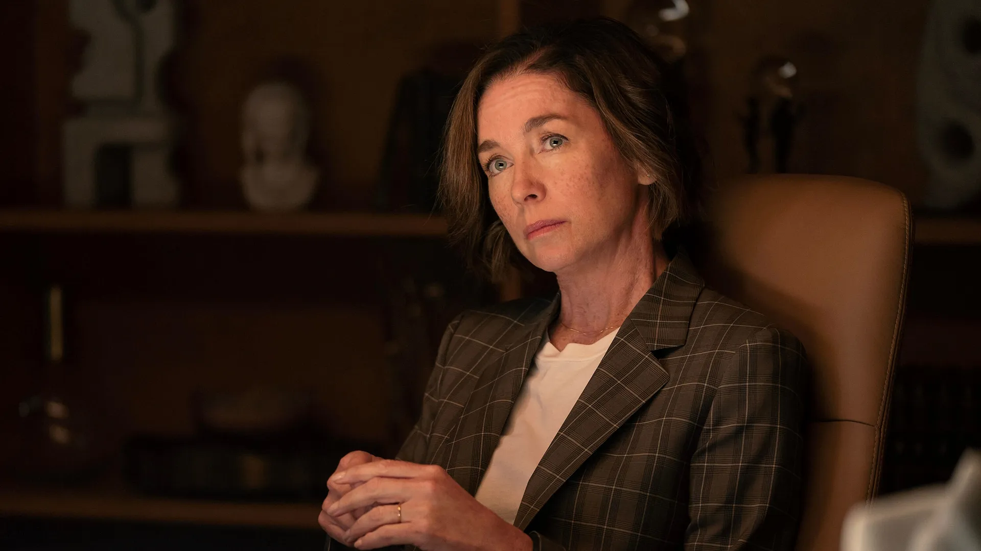 Samantha Redmond (Julianne Nicholson) in Paradise Season 2, Hulu