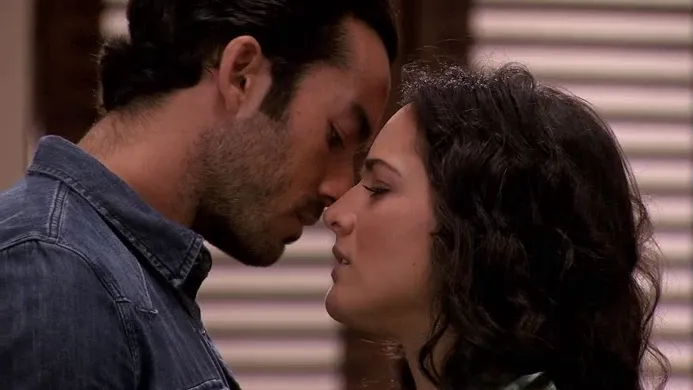thumbnail - S1:E8 Un Rey Enamorado