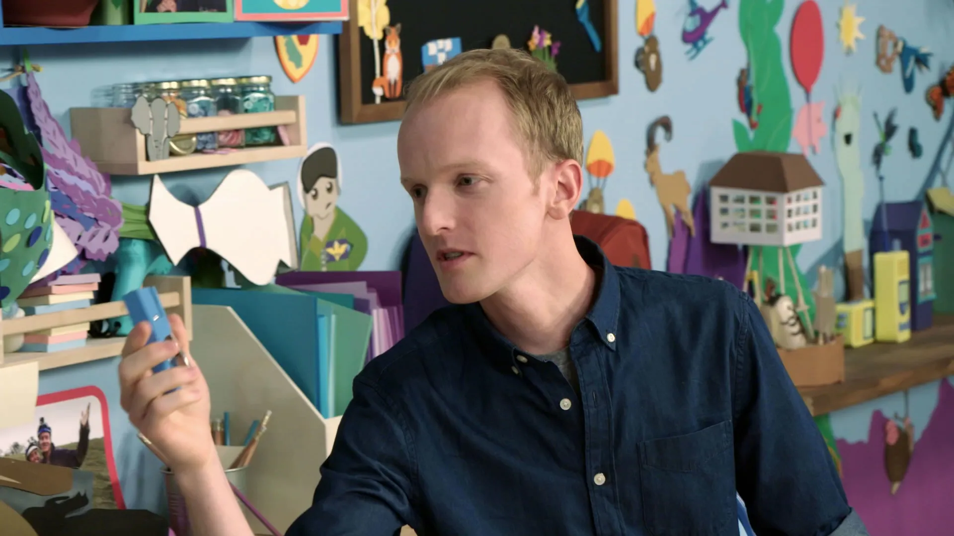 thumbnail - S1:E18 Avalanche in the Craft Room of “Weird But True!”