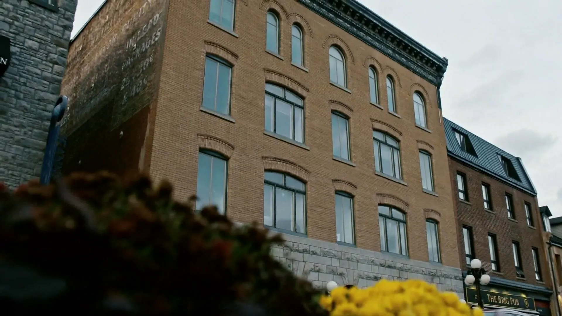 thumbnail - S3:E7 A Slice of Afterlife