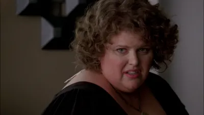 thumbnail - S6:E8 Lola Wlodkowski