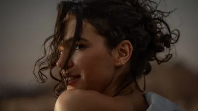 Bruna Marquezine, atriz que vive a protagonista Bia em Amor da Minha Vida