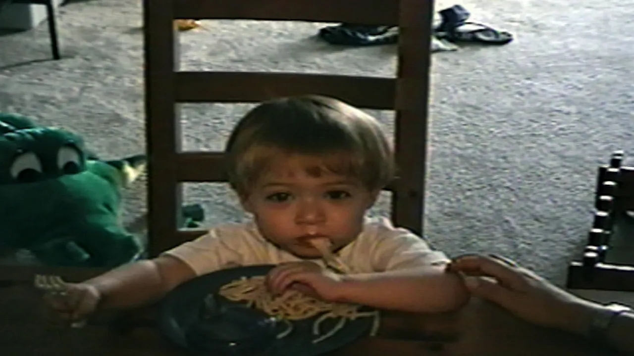 thumbnail - S18:E9 AFV: Holly Jolly Follies