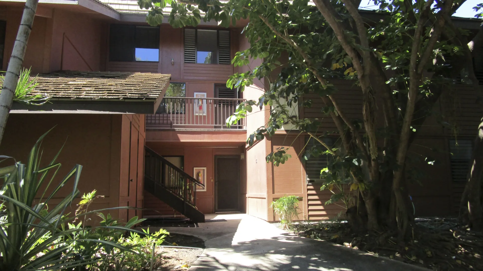 thumbnail - S13:E9 From Mountains to Maui Beaches