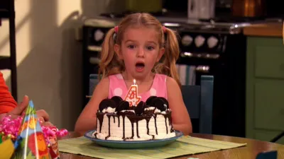 thumbnail - S4:E8 Charlie 4, Toby 1