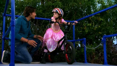 thumbnail - S3:E8 Avery Dreams of Kissing Karl