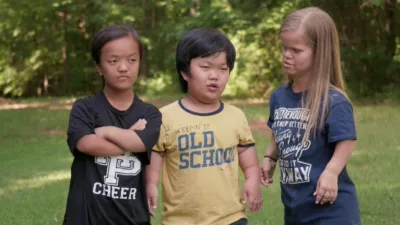 thumbnail - S7:E5 Naked and Annoyed