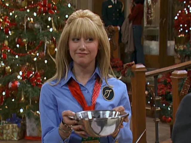 thumbnail - S1:E21 Christmas at the Tipton