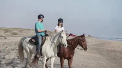 thumbnail - S21:E8 Horsing Around on South Padre Island