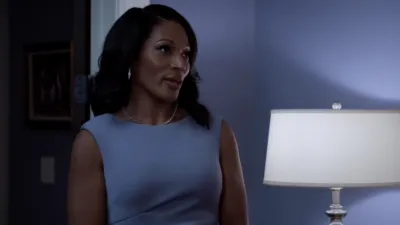 thumbnail - S3:E5 Behind Closed Doors