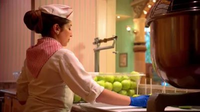 thumbnail - S1:E19 Francheska Roman: Candy Maker