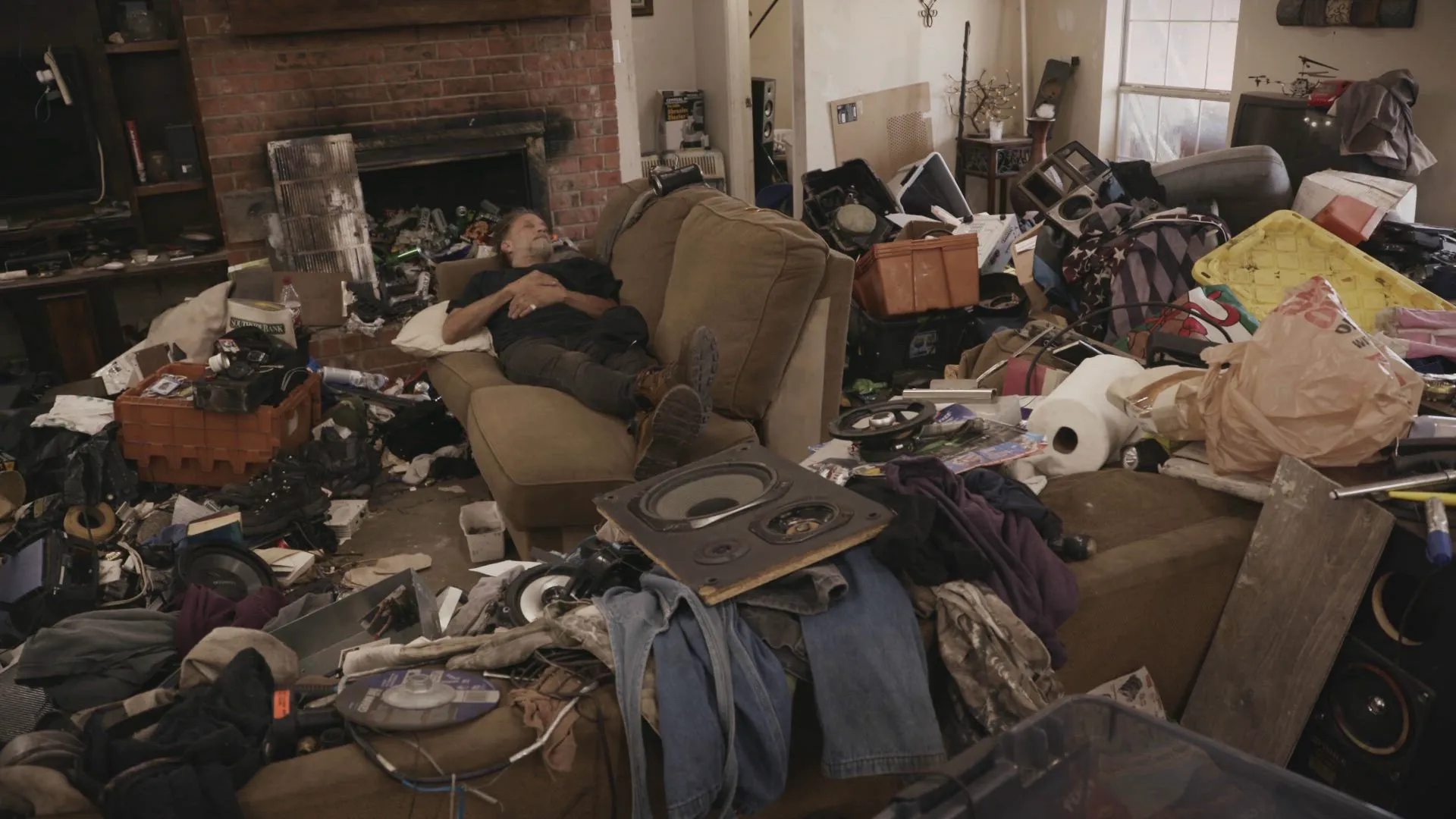 thumbnail - S16:E1 Tim