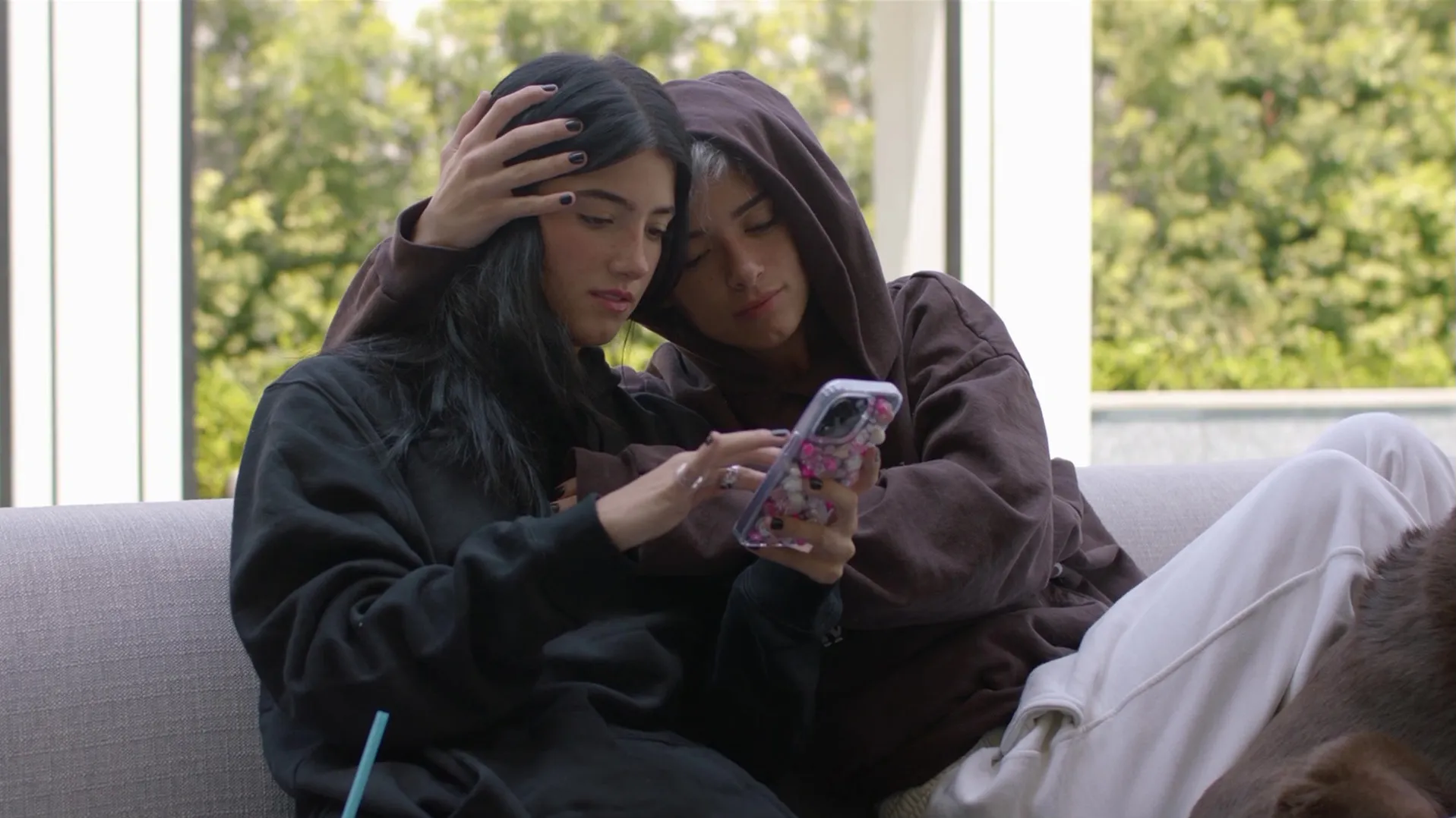 thumbnail - S3:E9 Wait, They Broke Up?