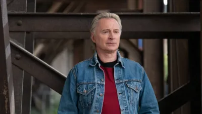 thumbnail - S1:E3 La Vie En Rose