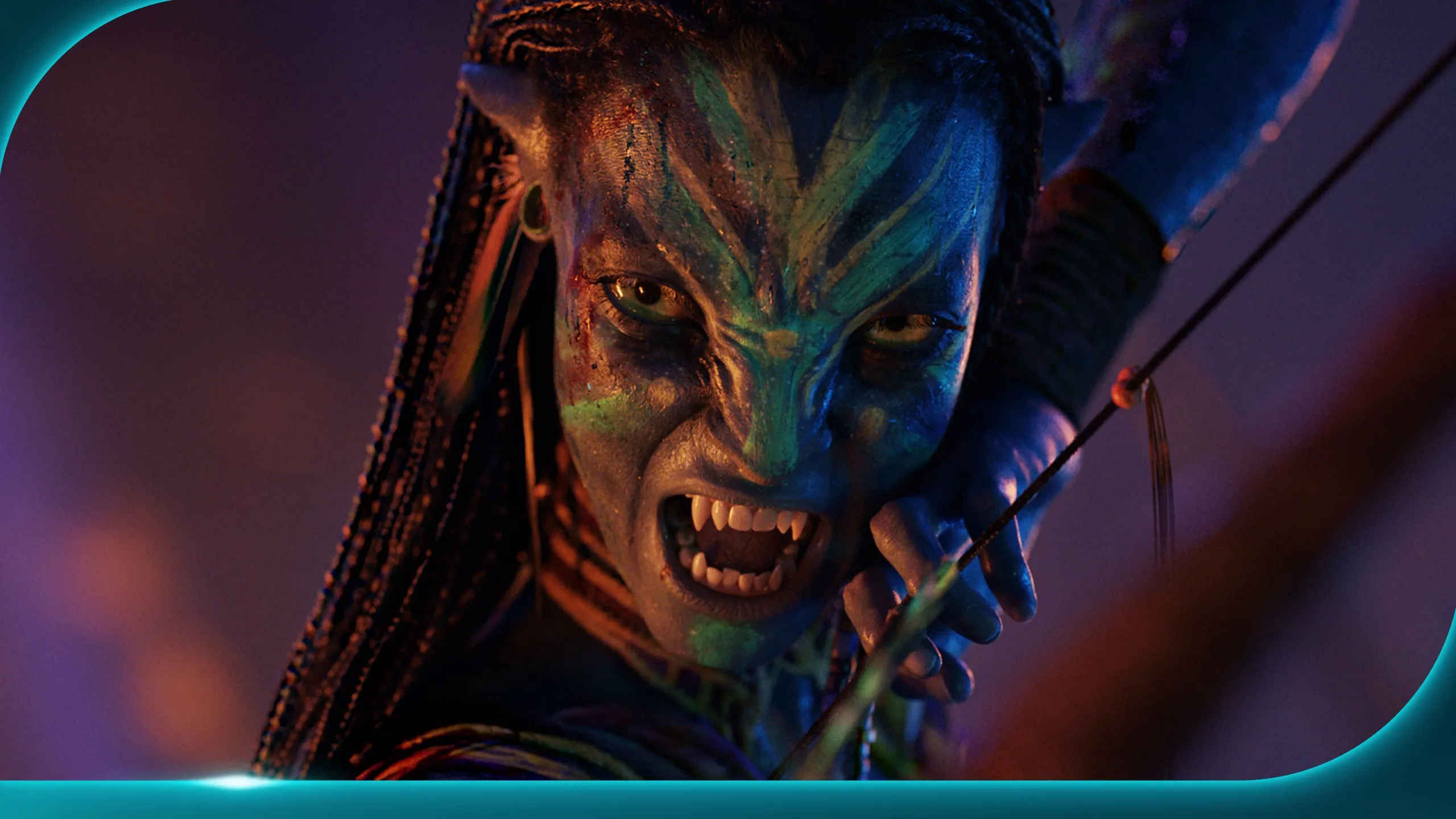 Neytiri (Zoe Saldana) draws a bow and arrow at the viewer, snarling.