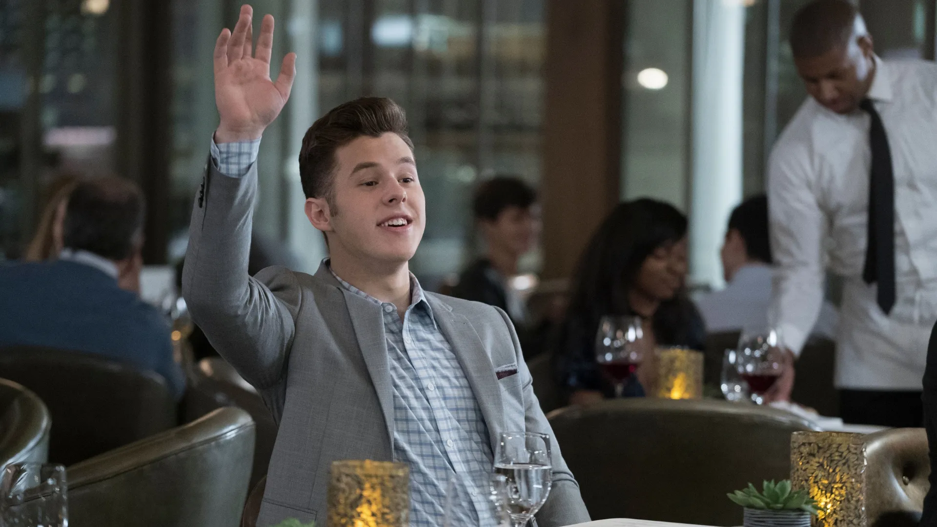A scene from Modern Family featuring Luke Dunphy played by Nolan Gould