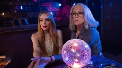 Tess Coleman (Jamie Lee Curtis) and Anna Coleman (Lindsay Lohan) in Freakier Friday