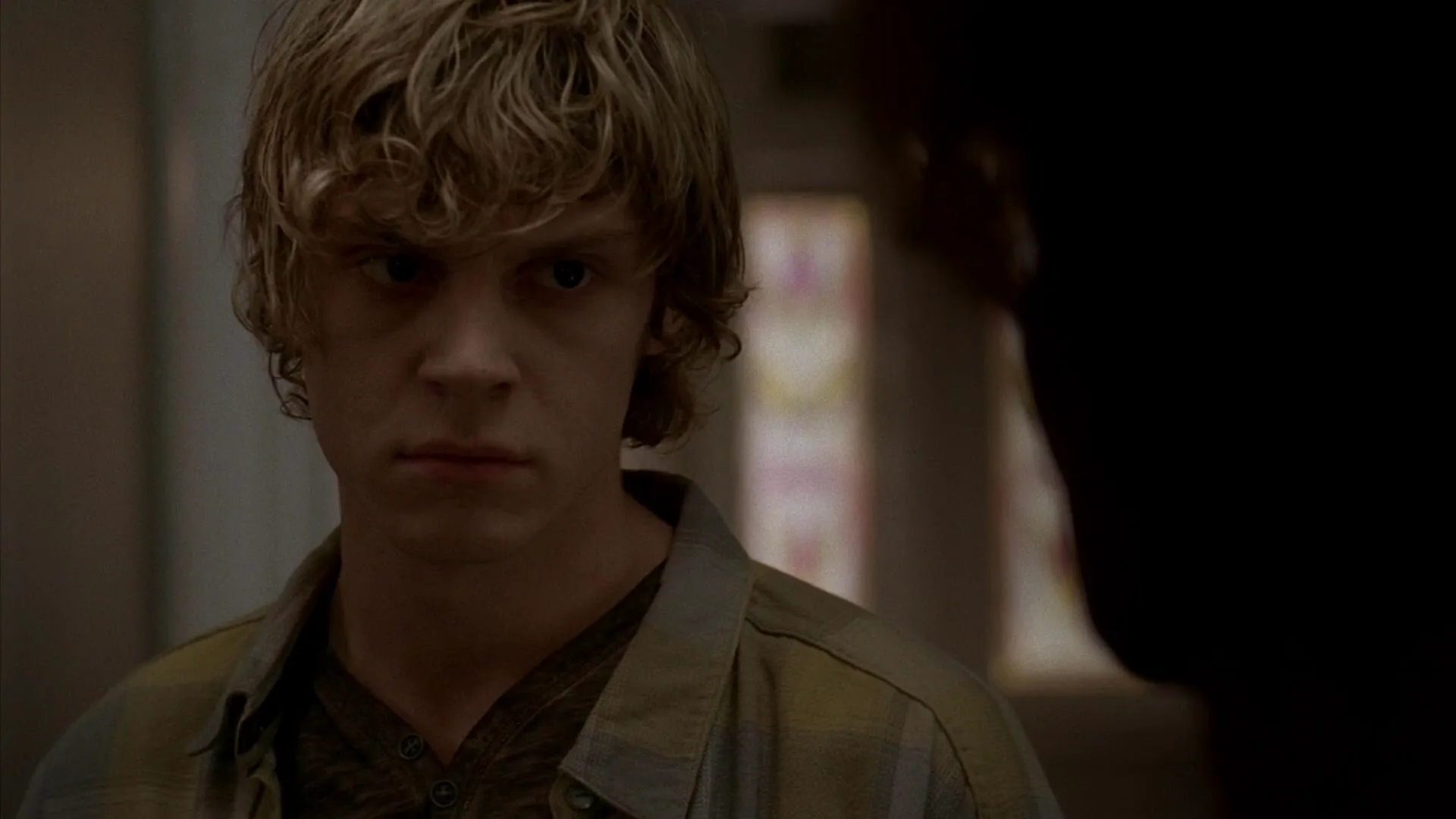 O ator Evan Peters na série de antologia American Horror Story