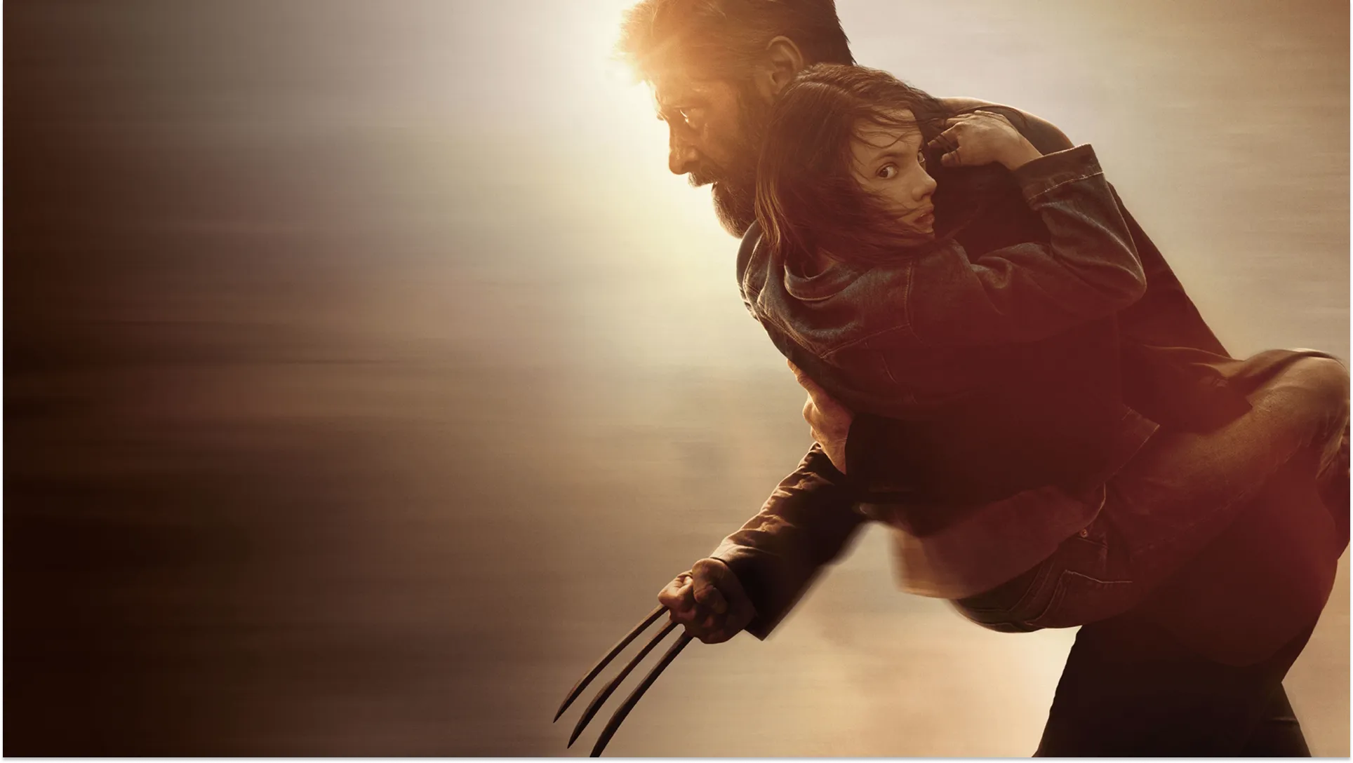 Una imagen cinematográfica en tonos cálidos muestra a Wolverine (Hugh Jackman) corriendo con las garras de adamantium extendidas mientras carga a una niña, Laura (Dafne Keen), con fuerza en su espalda contra un fondo brillante y neblinoso