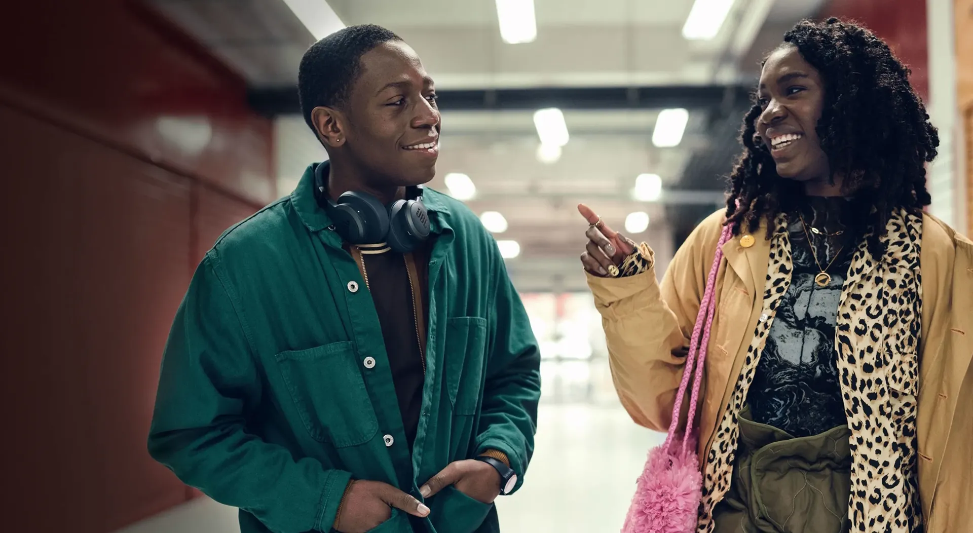 Dom (David Jonsson) and Yas (Vivian Oparah).