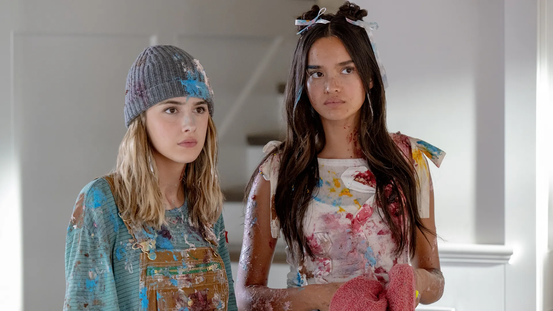 Harper (Julia Butters) and Lily (Sophia Hammons) in Freakier Friday