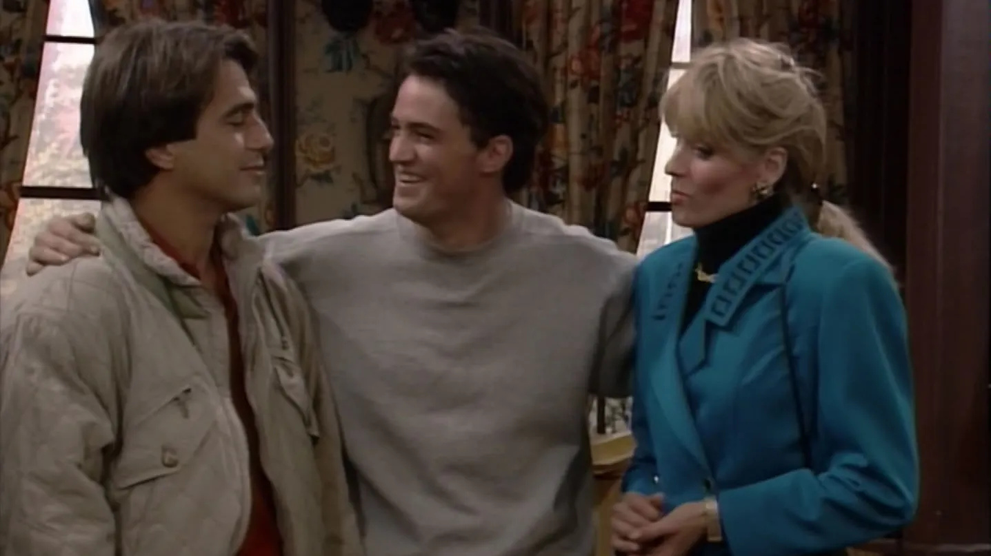 thumbnail - S7:E8 Roomies