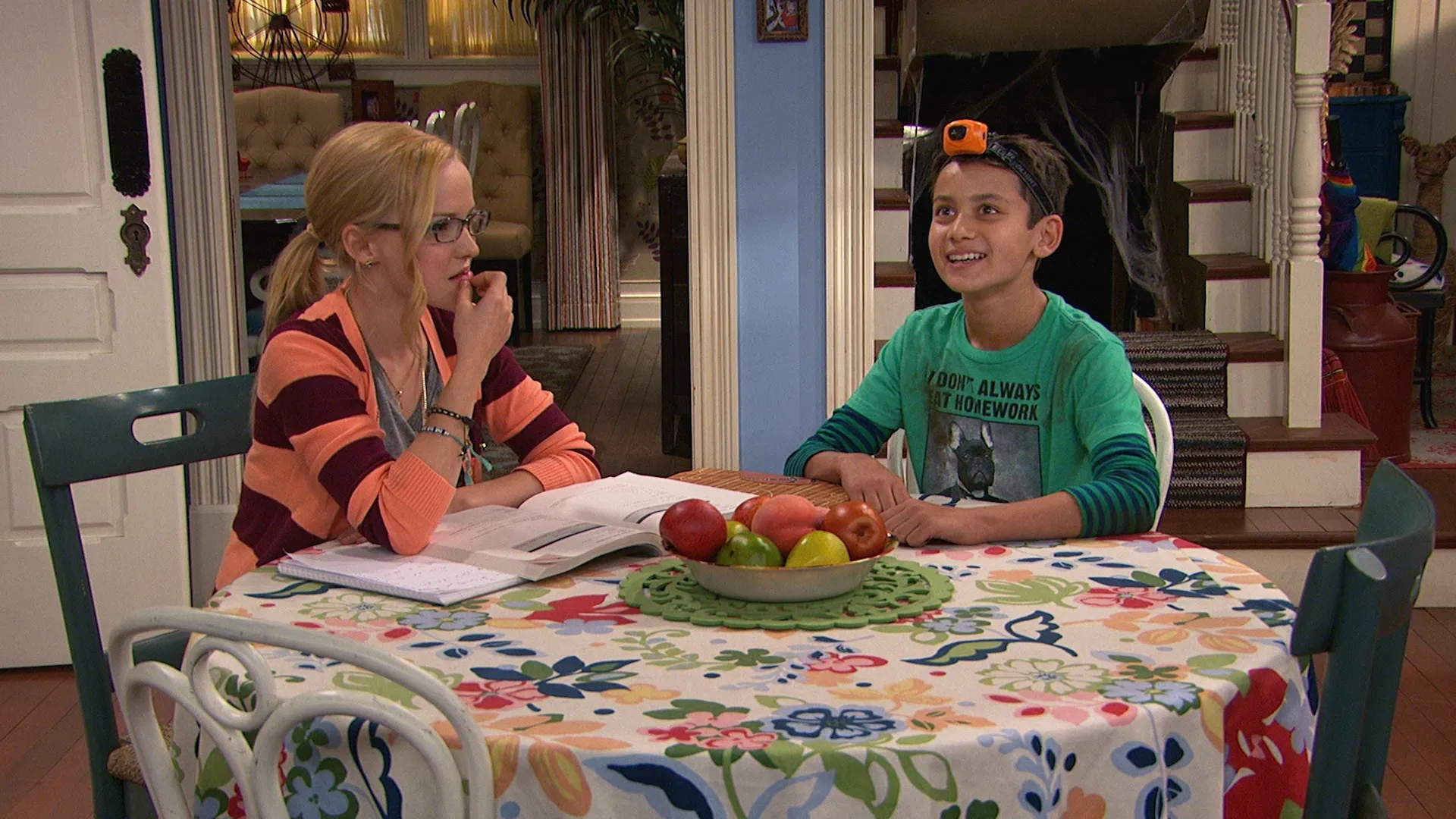 thumbnail - S2:E14 Neighbors-A-Rooney