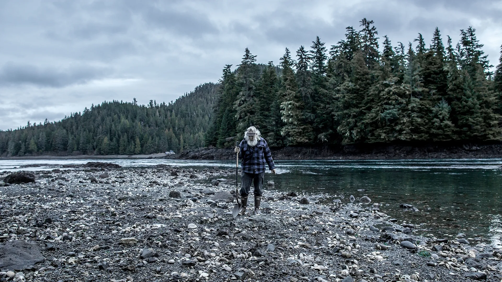 thumbnail - S1:E1 Between Water and Wolves