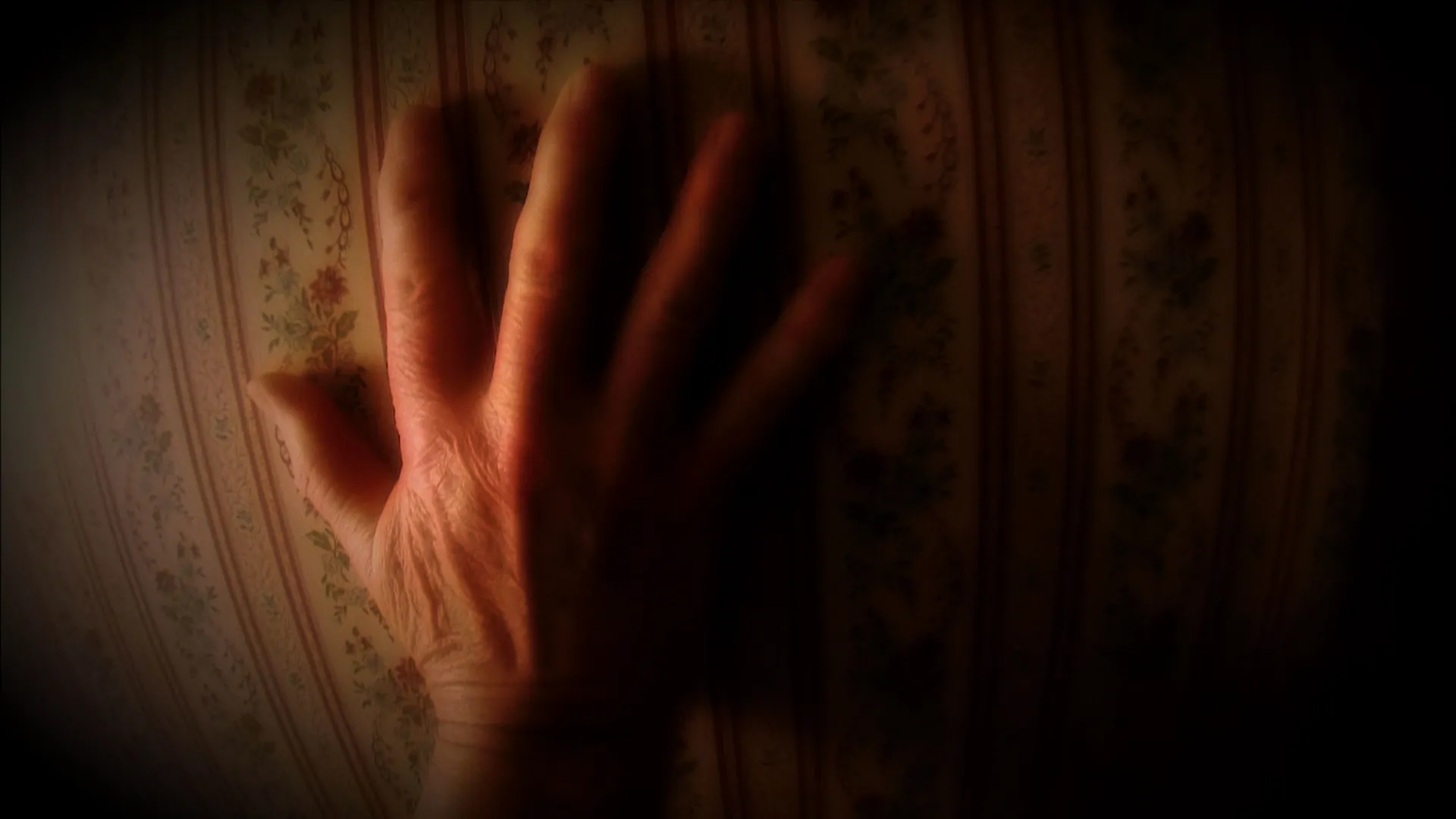 thumbnail - S1:E7 It Watches Me While I Sleep