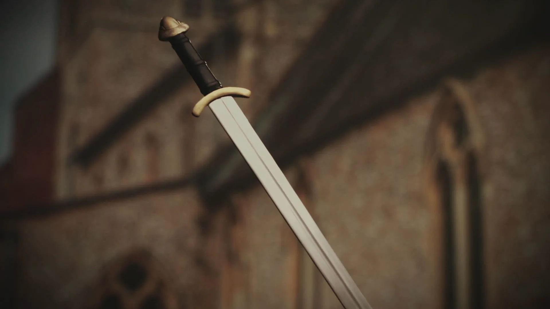 thumbnail - S2:E6 Legendary Weapons