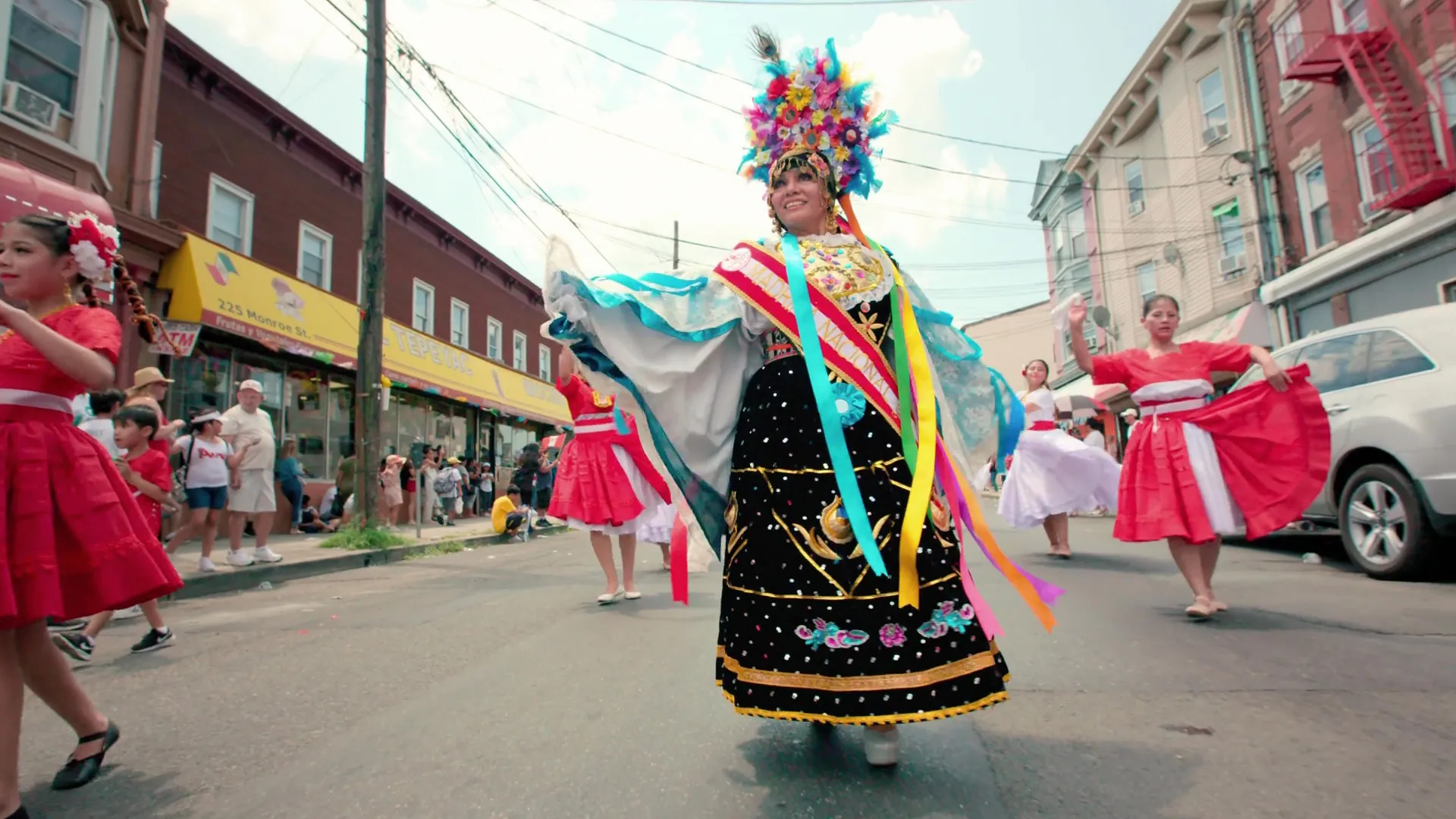 thumbnail - S1:E8 Dancing in Little Lima!