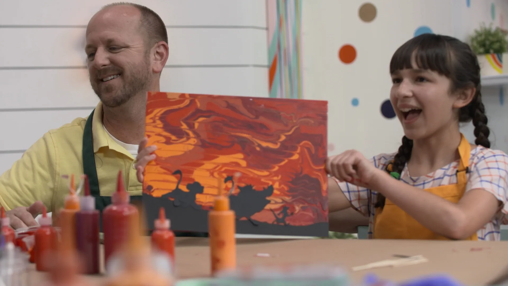 thumbnail - S1:E17 Lion King: Paint Pour Artwork