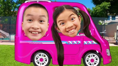 thumbnail - S2:E8 Emma and Andrew's Shopping Shenanigans!