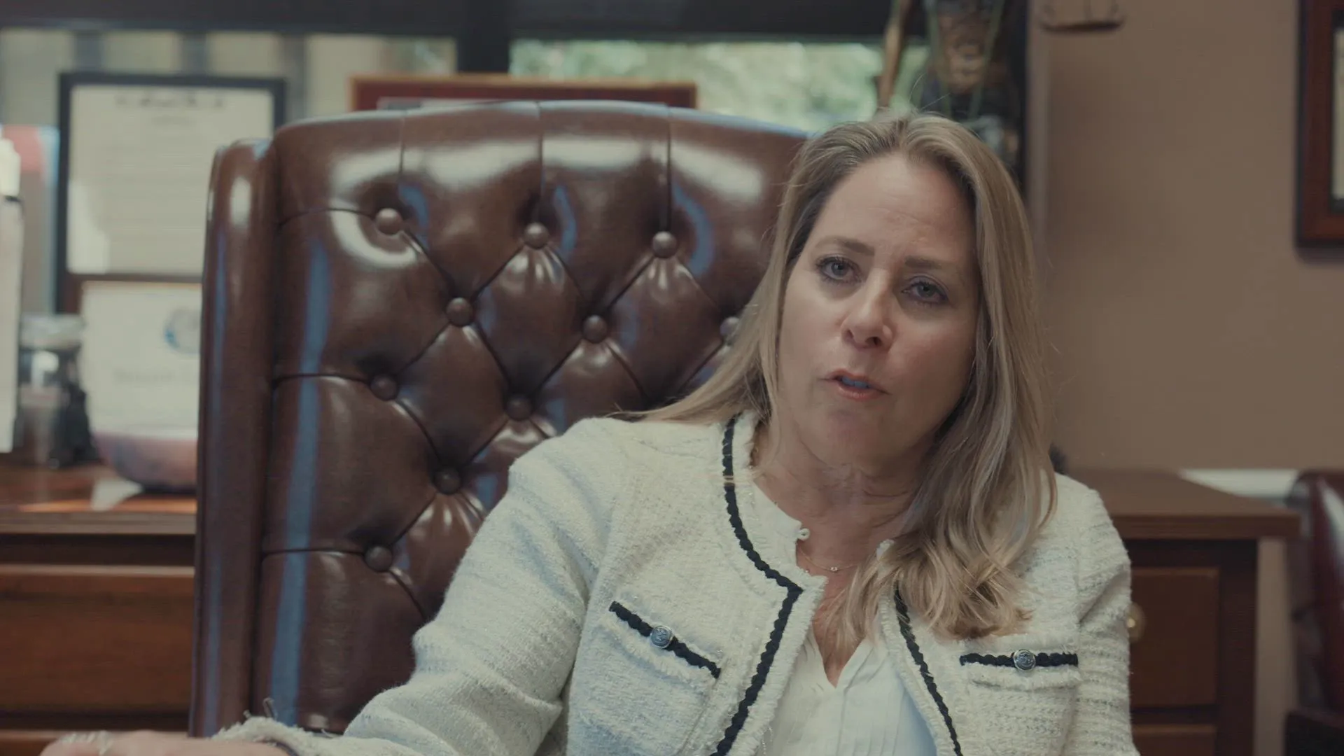 thumbnail - S7:E6 Cyberbully Victim or Vengeful Knife Killer?