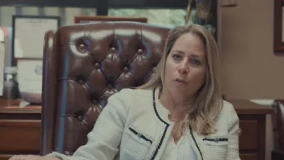 thumbnail - S7:E6 Cyberbully Victim or Vengeful Knife Killer?